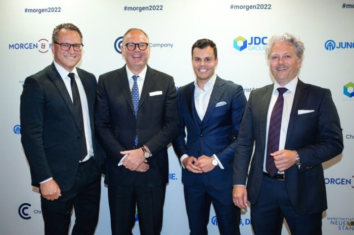 JDC Plattform-Summit MORGEN 2022 v.l.n.r.: Dr. Sebastian Grabmaier (Vorstandsvorsitzender JDC Group AG), Harald Christ (Chairman Christ&Company), Stefan Bachmann (Vorstand JDC Group AG) und Ralph Konrad (Vorstand JDC Group AG) Bildrechte: JDC Group AG
